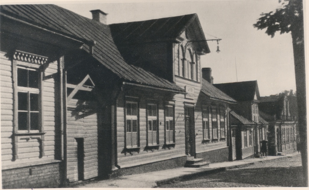 End. Rakvere's city-primary school house, where e. Peterson-Särgava worked as head and lived from 1905 to 1906.