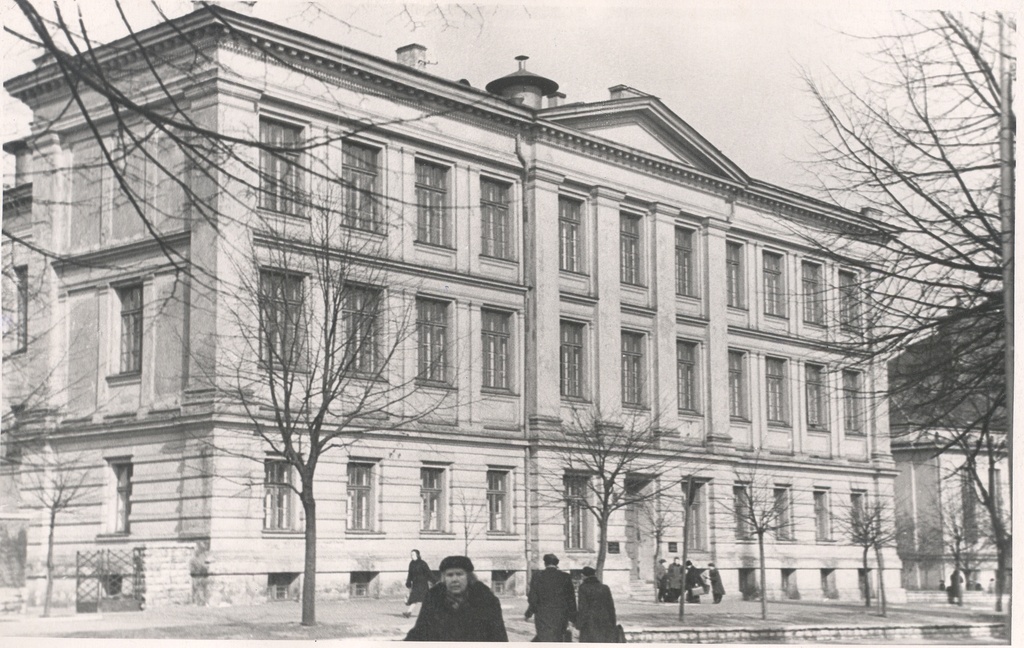 End. Real School of I sons in Tallinn Estonia pst. 6 (now Secondary School) where e. Peterson-Särgava was an inspector