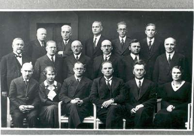 Management of Young-Estonian publishing, council and business personnel. Autumn, 1933  duplicate photo