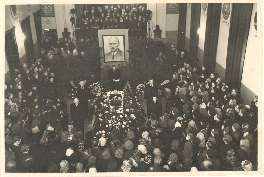 O. Lutsu funeral department at a/i cultural house 26. III 1953 in Tartu