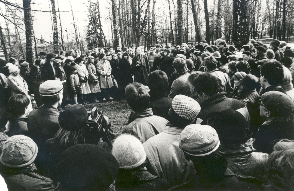 Tartu Antique Guard Days 14-17th apr. 1988. Memory of Villem Reiman above the memorial pillar