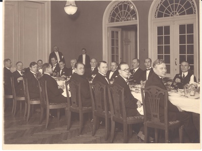 Meeting with Jakob Mändmetsa 25. journalist-jubilee in Tallinn in 1928.  duplicate photo