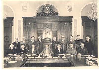 Aleksander Jõeäär, Nigol Andresen, Johannes Vares-Barbarus, Hans Kruus, Gustav Jonson, Anton Palvadre, Johannes Semper, Neeme Ruus, Karl Terras, etc. [1940]  duplicate photo