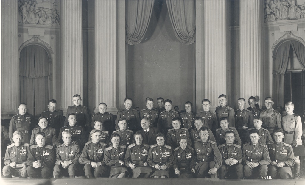 A group of rewarded generals and Nõuk. Union your heroes. II r. vas. 5. - J. Vares-Barbarus