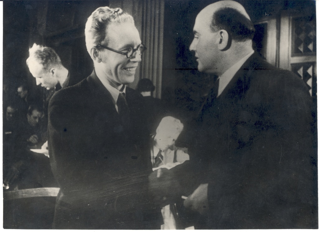Johannes Vares-Barbarus (best) and Johannes Lauristin (left) when Estonia was accepted into the Soviet Union in the summer of 1940 in Moscow