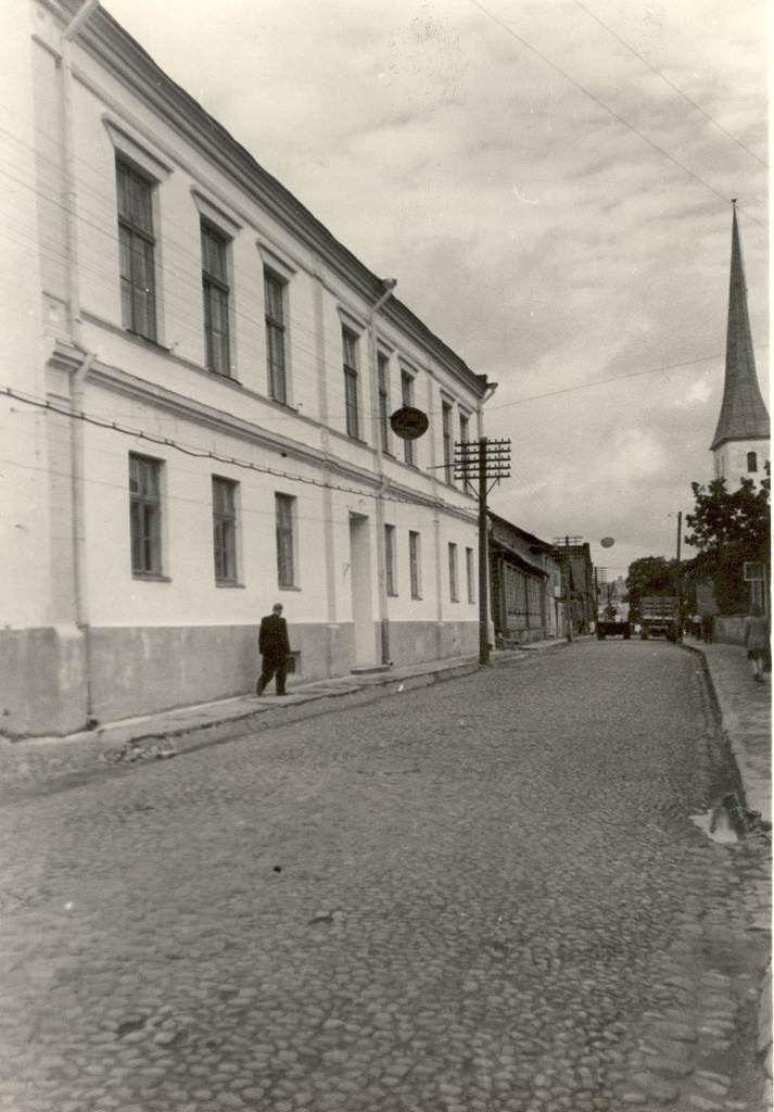 Rakvere. End. The house of the Crescole