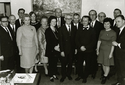 Literature characters. VAS. : 1. Kalju Lepik, 2. Elmar Pettai, 3. Enn Nõu, 4. Ada Otema, 5. Helga Nõu, 6. Liidia Wind, 7. Karin Saarin, 9. Karl Ristikivi, 10. Arvi Moor, 11. [Nils Moritz], 12. Jyri Kork, 13. Arvo Mägi, 14. [Senta Mõõk], 15. Harri Kiisk, 16. Raimond Kolk  similar photo