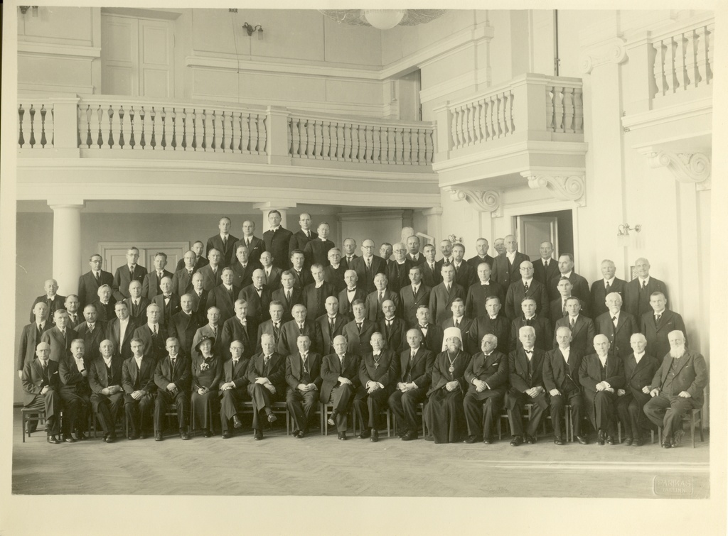 Members of the EELK church collection with guests in October 1935