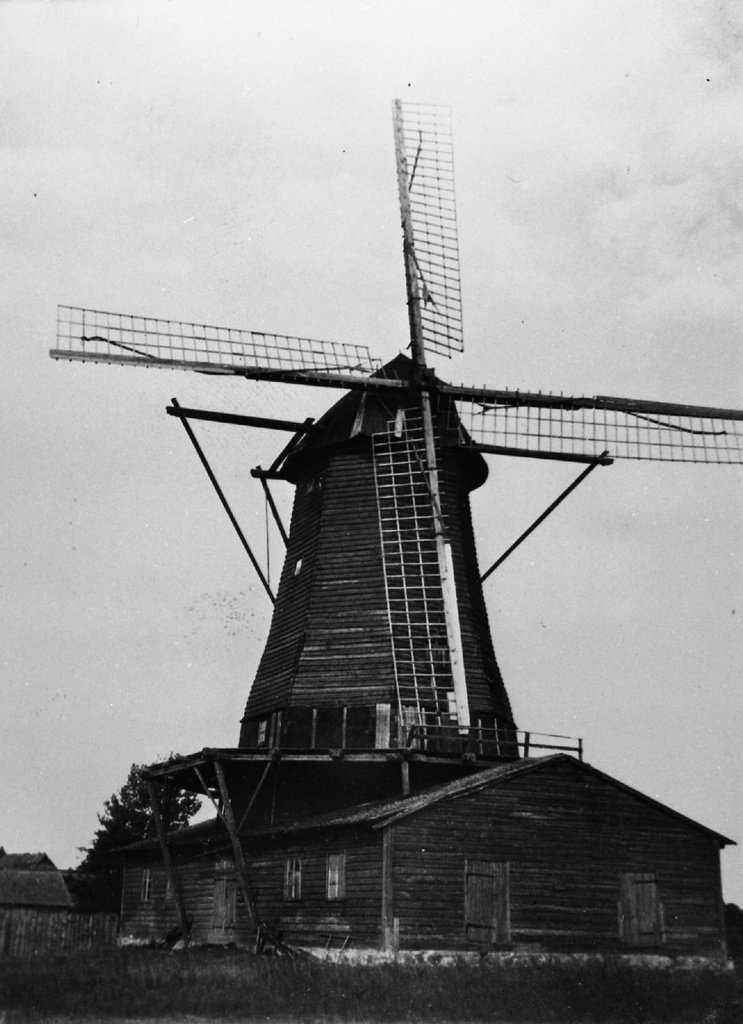 Locations related to Karl Ristikivi - windmill at the church of Varbla