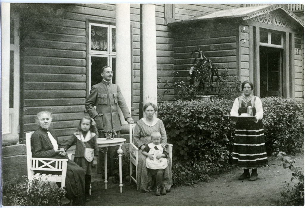 Family Waldmann's contribution to the garden in Kuressaare