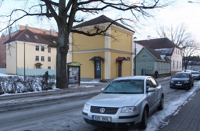 foto, Viljandi muuseum, ehitus, käsitöömaja (Lossi tn), 1994 rephoto