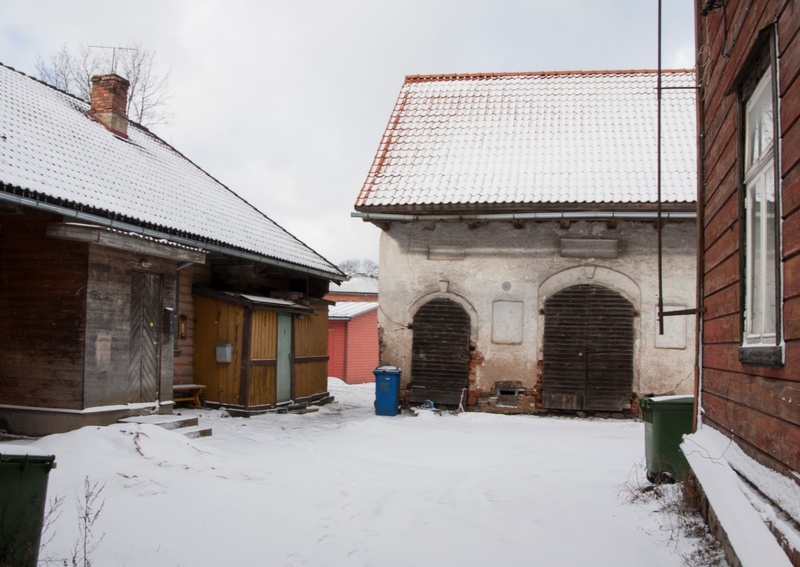 foto, Viljandi, Lossi t 11, hoov, ait, 1980, foto E. Veliste rephoto