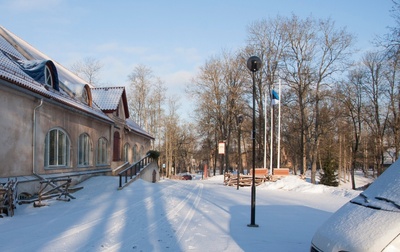 foto albumis, Viljandi, lossimäed, I Kirsimägi, ait, talv, u 1935, foto J. Riet rephoto
