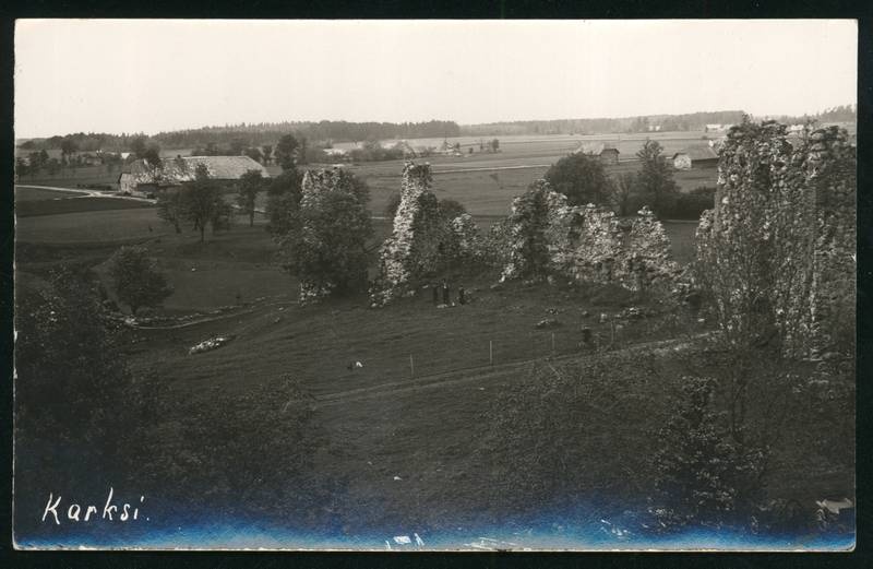 Postcard, Karksi-Nuia, Karksi castle shelves