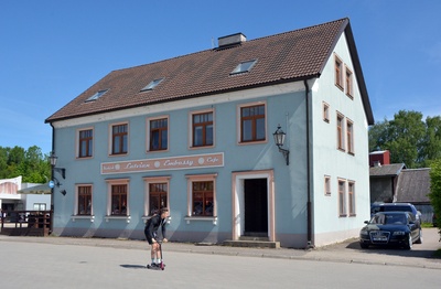 A new four-storey residential building in the Soviet Square in Tõrva. rephoto