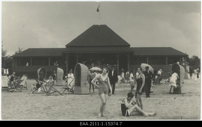 Pärnu Summer Beach Pavilion skiing in the backyard