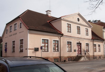 foto, Viljandi muuseumi hoone, J. Tombi plats, 1983 F K. Kuusk rephoto