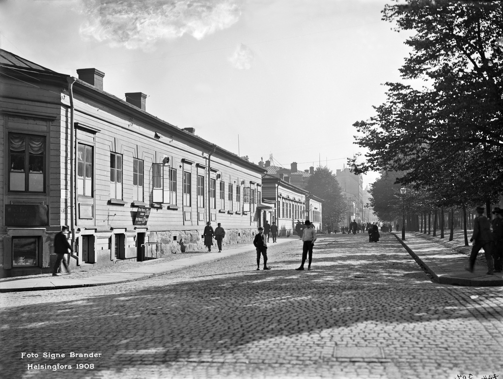 Itäinen Heikinkatu 11, 9 (nykyinen Mannerheimintie 7, 5).