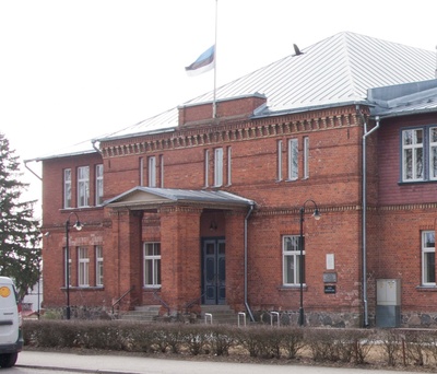 Koolimaja Viljandis, fassaadivaade. Arhitektid Erich von Wolffeldt, Aleksander Nürnberg rephoto