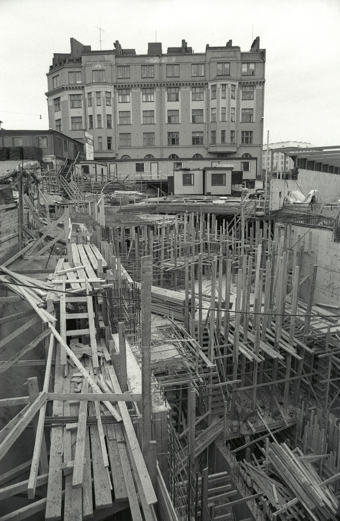 Näkymä Sörnäisten metroaseman rakennustyömaalle Vaasanpuistikon alueella