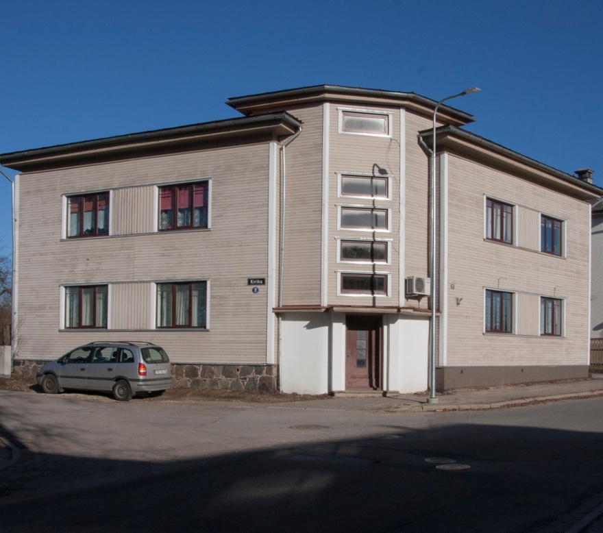 Elamu Viljandis, vaade hoonele nurgalt, sissepääsu poolt rephoto