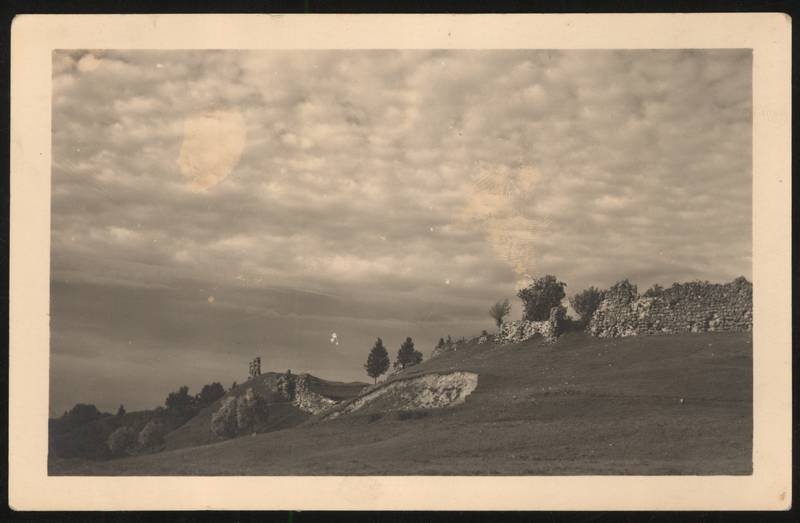 Postcard, Karksi-Nuia, Karksi castle shelves