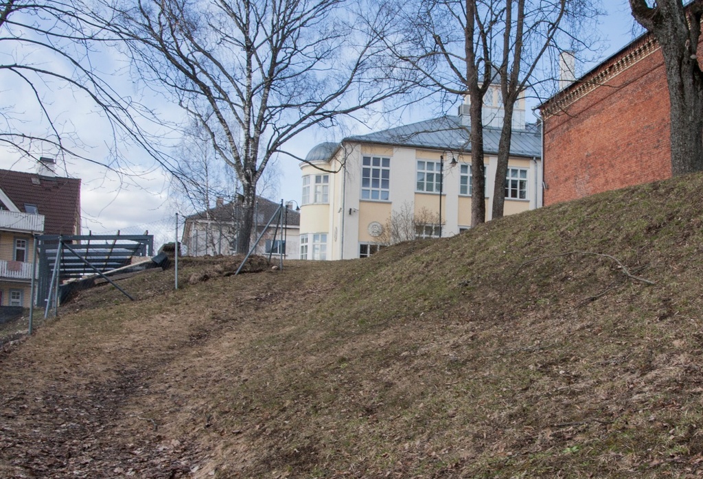 foto, Viljandi Eesti Haridusselts'i koolimaja aed, 1935 rephoto