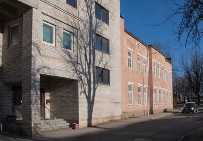 foto, Viljandi, Tallinna Laustekstiili Teadus- ja Tootmiskoondise Mistra Viljandi Eksperimentaalvabrik, välisvaade, 1983, foto K. Kuusk rephoto