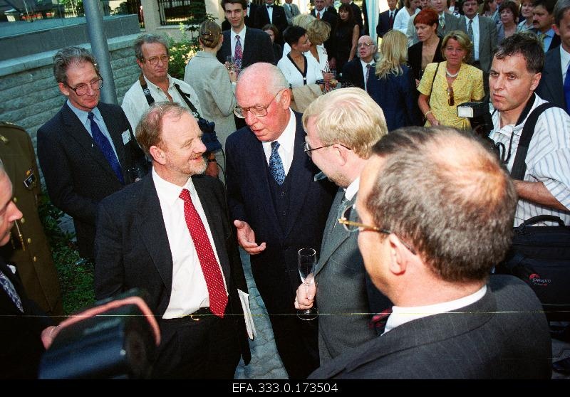 British Foreign Minister Sir Robin Cook (from left 1) Conversing with the President of the Republic of Estonia Lennart Meri (2.) And the Prime Minister of the Republic of Estonia, Mart Laari (3.) Opening the British Embassy.