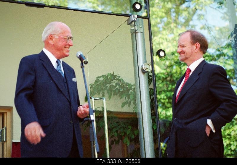 British Foreign Minister Sir Robin Cook (best) and President of the Republic of Estonia Lennart Meri at the opening of the Embassy of the United Kingdom.