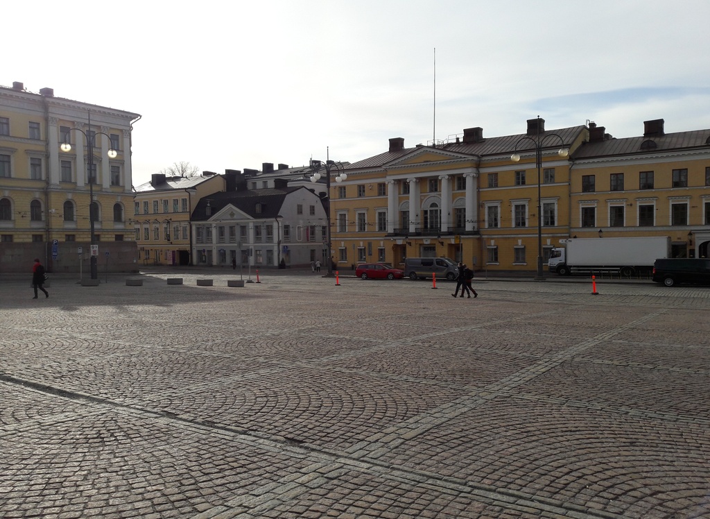 Senator and Alexanterinkatu 18, 20, 22. Number 20 Raadroom. rephoto