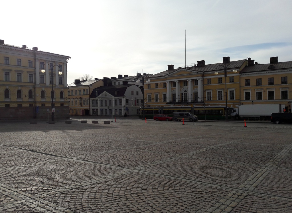 Senator and Alexanterinkatu 18, 20, 22. Number 20 Raadroom. rephoto