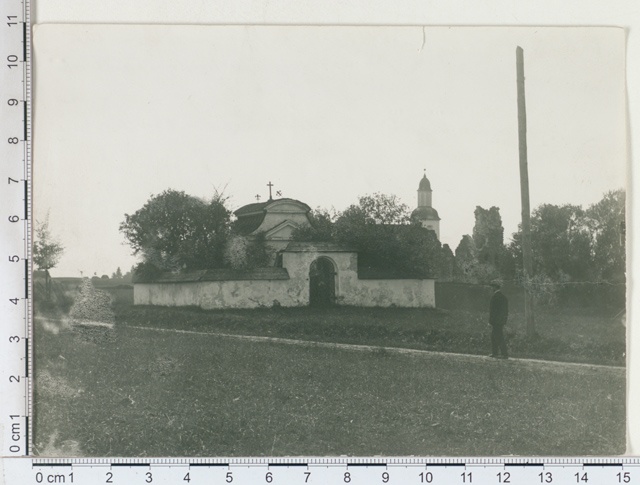 Karksi Manor of von Lievenite Graves in Karksi-Nuias. Grave Šeremetjev's grave according to the people's tradition