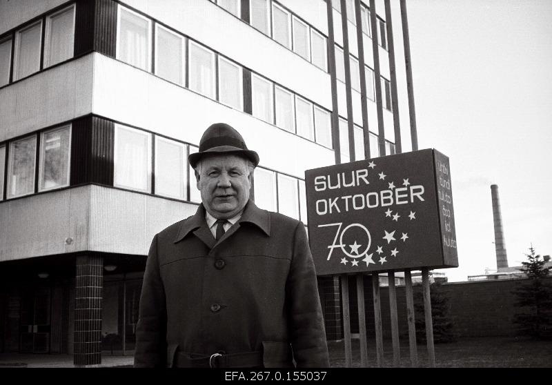Valga city acclaimer, Estonian Soviet servant builder Helmut Pastarus.