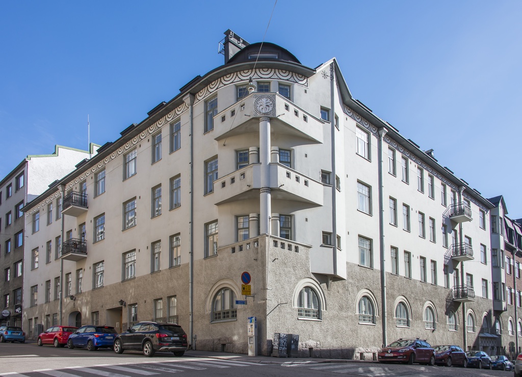 Meritullinkatu 9 - Rauhankatu 3. Usko Nyströmin suunnittelema rakennus: "Städet". Rakennusvuosi 1905.