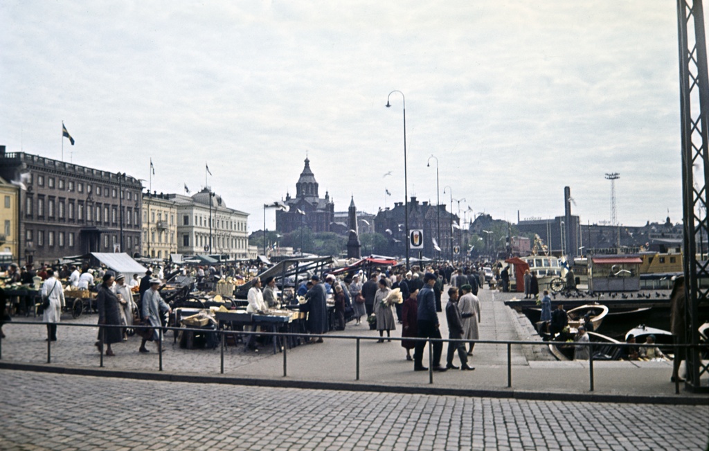 Kauppatori Etelärannalta päin