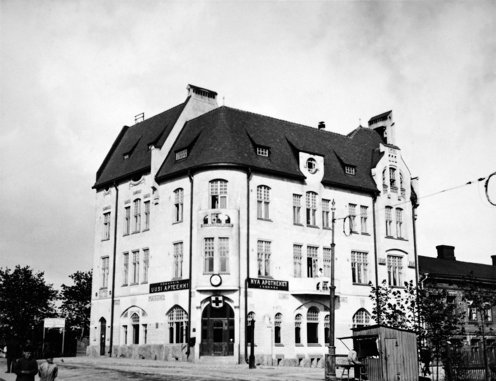 Itäinen Viertotie 34 ( =Hämeentie 33) - Vilhonvuorenkatu 2, ns