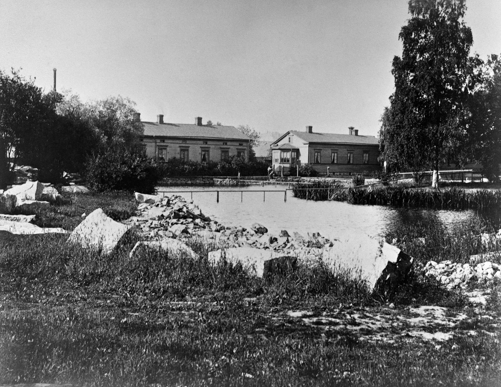 Kaisaniemen joutsenlammikko ja hotelli Villensauna, Hotel Wilhelmsbad