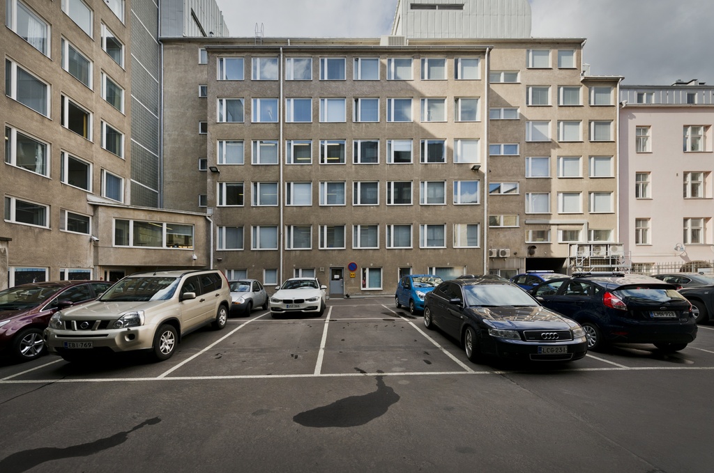 Kasarmikatu 21, Rakennusviraston sisäpiha