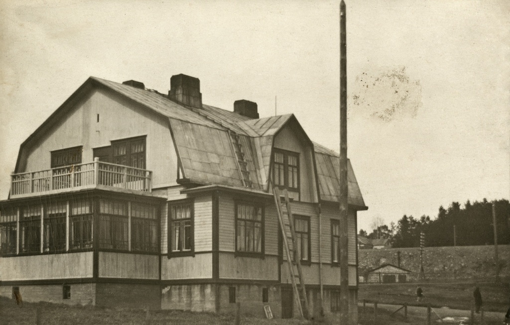 Vespertie 2 (ent. Ladugårdsvägen 2, Karjakartanontie 2)