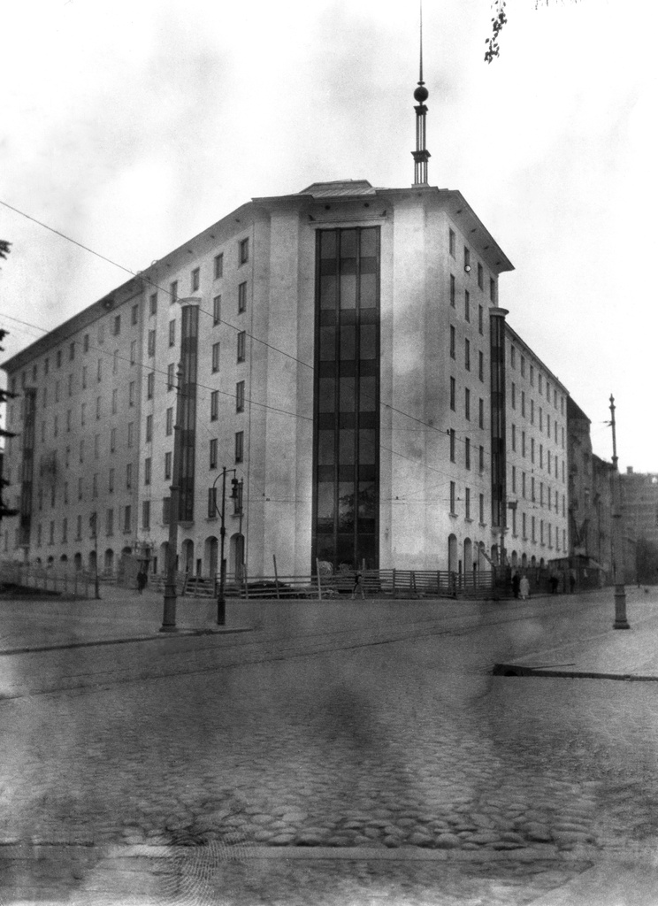 Tehtaankatu  21 -  Laivurinkatu 33.