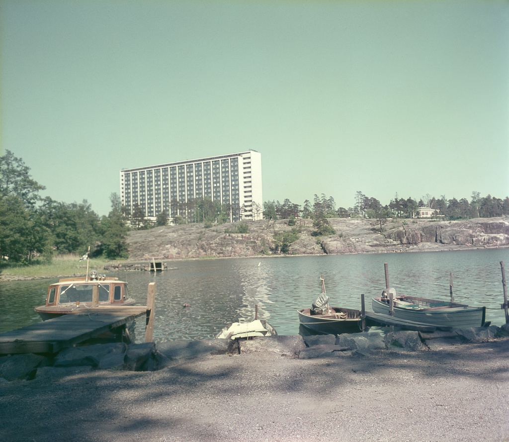 Venelaituri Humallahden rannassa