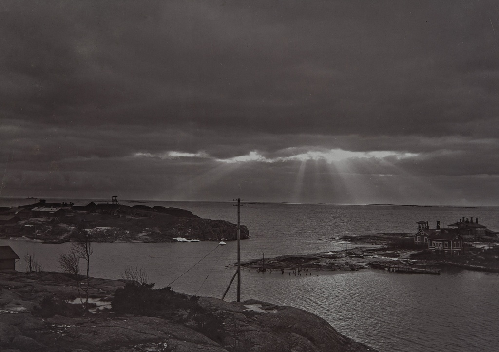 Uunisaarensalmi kuvattuna Kaivopuistosta