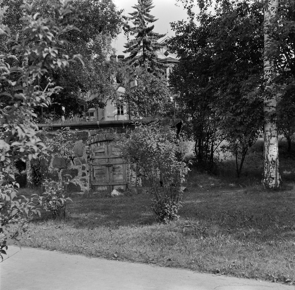 Jääkellari, Sibeliuksen puistossa olevan huvilan lisärakennus