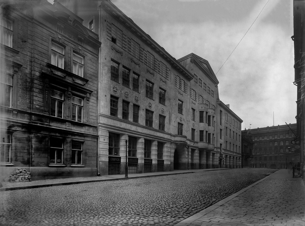 Ludviginkatu 4 - 8 ja 10.