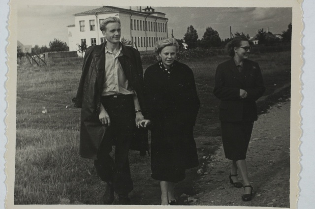 Young people in 1957.