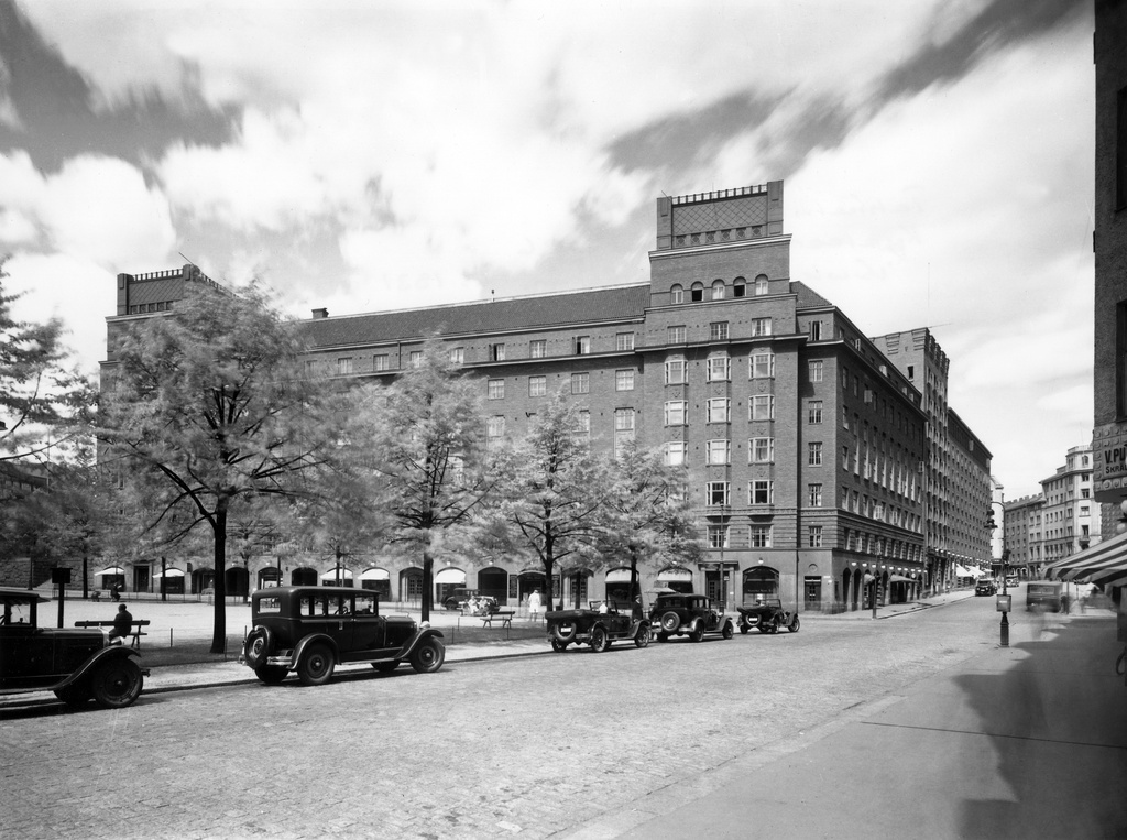 Tehtaankatu 11, 13. Kapteeninkatu 24, 26.