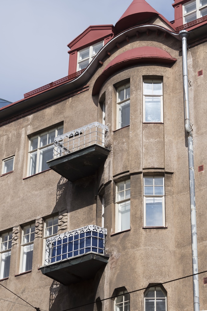 Kapteeninkatu 11 - Tehtaankatu 9. Usko Nyströmin suunnittelema "Schalinin talo" vuodelta 1902.