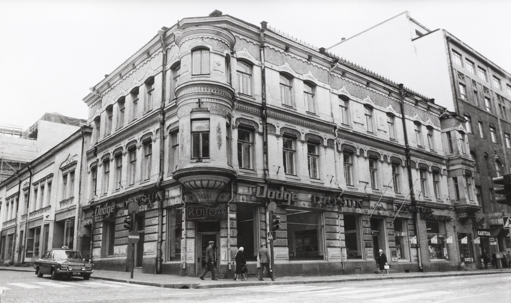 Fabianinkatu 10. ja Eteläesplanadi 8. kulman rakennus