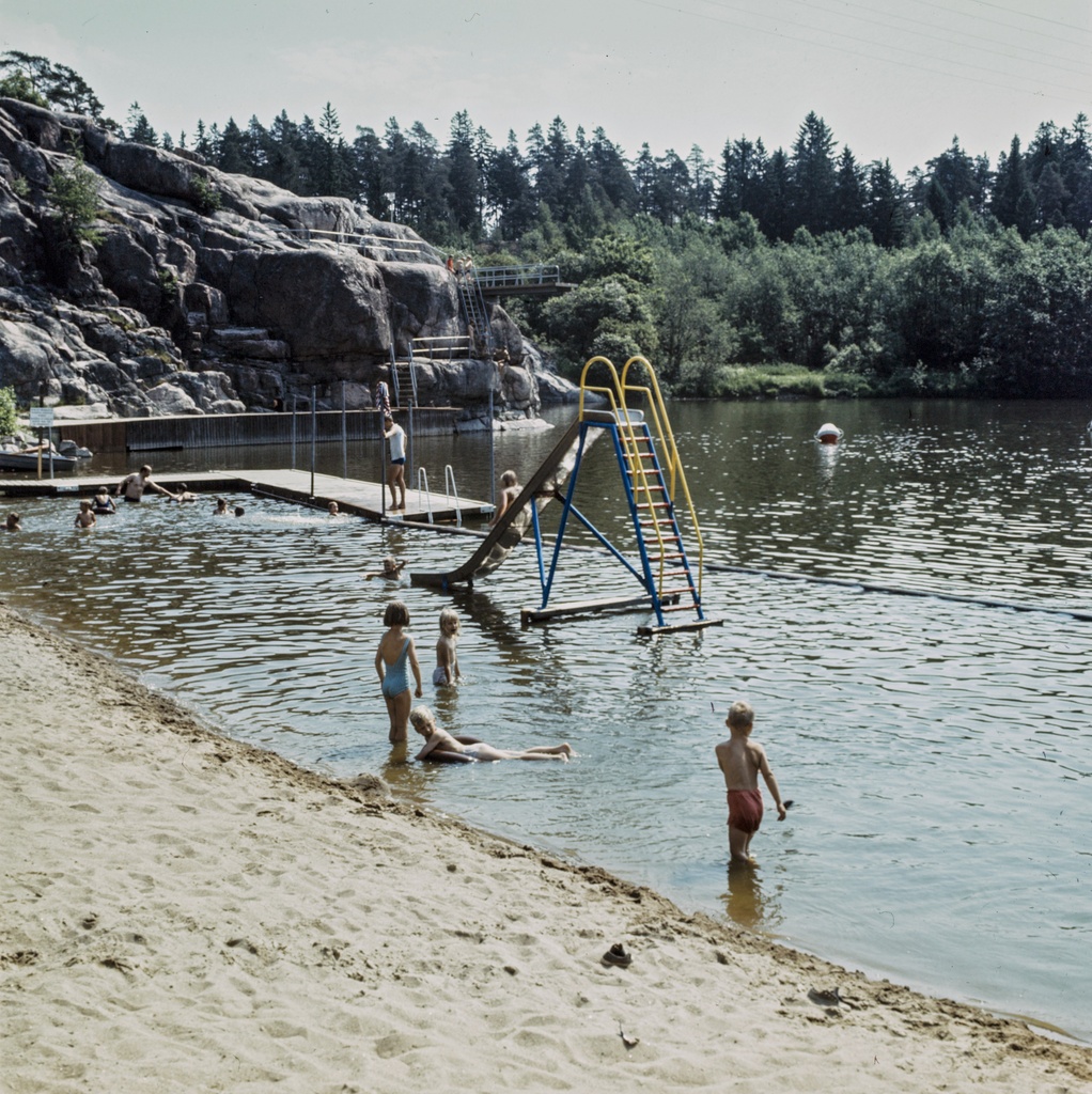 Pikkukosken uimaranta Vantaanjoen rannalla